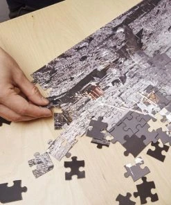 Kikkerland Puzzel – Ruimtewandeling – Astronaut Op De Maan - 135+ Stukjes -Goedkope puzzels winkel 550x550 220