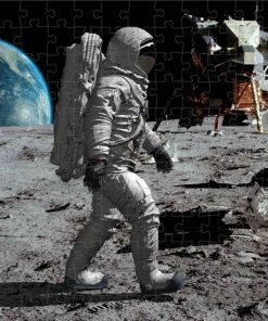 Kikkerland Puzzel – Ruimtewandeling – Astronaut Op De Maan - 135+ Stukjes -Goedkope puzzels winkel 550x550 221